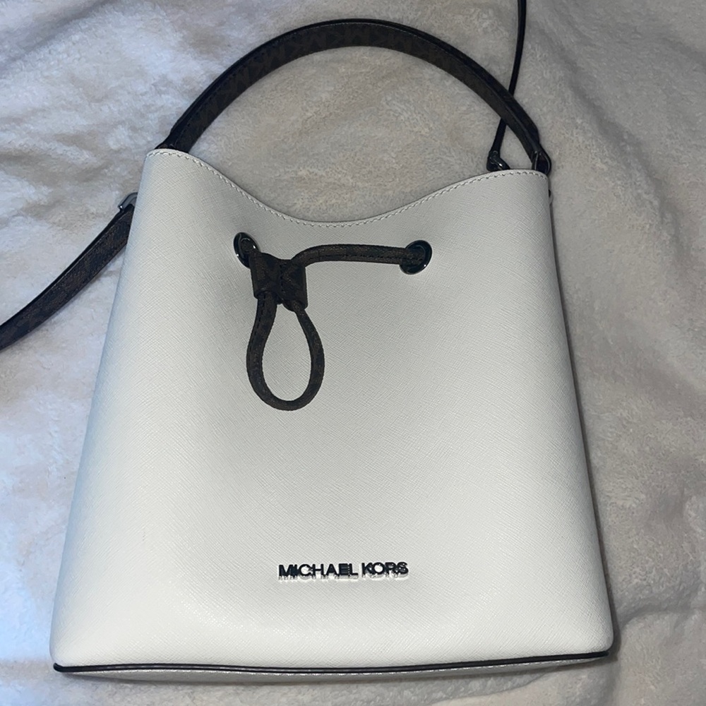 Michael Kors Bucket Bag